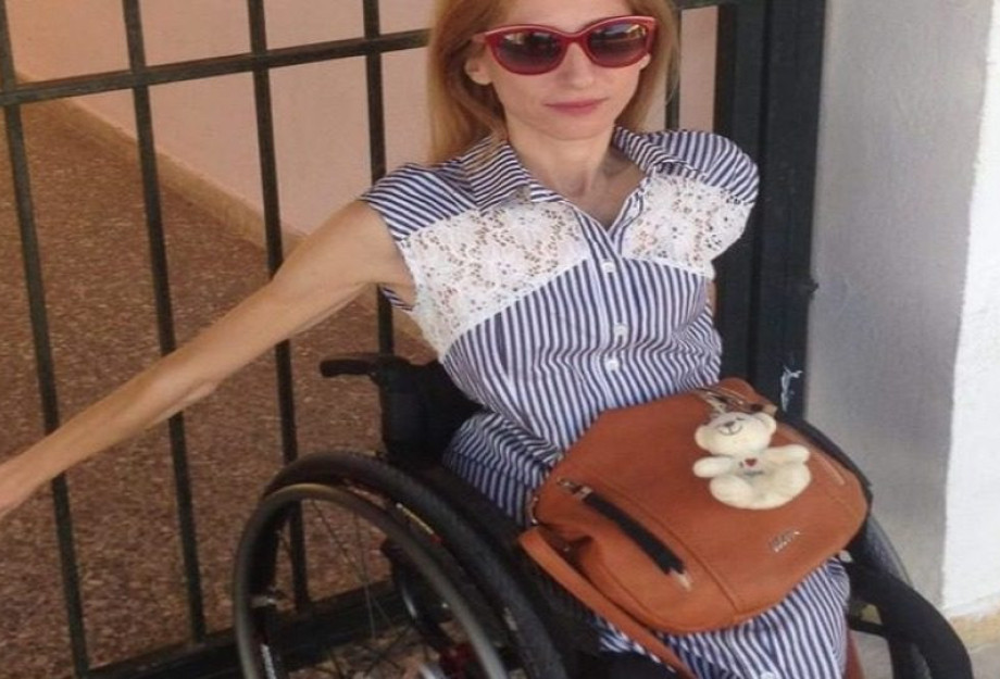 ΕΚΛΕΙΣΑΝ ΕΞΩ ΑΠΟ ΤΟ ΣΧΟΛΕΙΟ ΜΑΘΗΤΡΙΑ ΜΕ ΑΝΑΠΗΡΙΑ! ΕΚΛΕΙΣΑΝ ΕΞΩ ΑΠΟ ΤΟ ΣΧΟΛΕΙΟ ΜΑΘΗΤΡΙΑ ΜΕ ΑΝΑΠΗΡΙΑ!