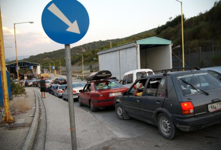 KATΣΙΦΑΣ: OI ΑΛΒΑΝΟΙ ΕΓΔΥΣΑΝ ΕΛΛΗΝΑ ΠΟΥ ΠΗΓΑΙΝΕ ΓΙΑ ΤΗΝ ΚΗΔΕΙΑ! KATΣΙΦΑΣ: OI ΑΛΒΑΝΟΙ ΕΓΔΥΣΑΝ ΕΛΛΗΝΑ ΠΟΥ ΠΗΓΑΙΝΕ ΓΙΑ ΤΗΝ ΚΗΔΕΙΑ!