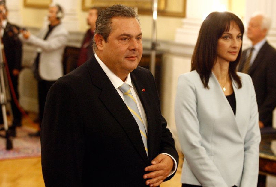 Ο ΚΑΜΜΕΝΟΣ ΔΙΕΓΡΑΨΕ ΤΗΝ ΚΟΥΝΤΟΥΡΑ ΑΠΟ ΤΟΥΣ ΑΝΕΞΑΡΤΗΤΟΥΣ ΕΛΛΗΝΕΣ! Ο ΚΑΜΜΕΝΟΣ ΔΙΕΓΡΑΨΕ ΤΗΝ ΚΟΥΝΤΟΥΡΑ ΑΠΟ ΤΟΥΣ ΑΝΕΞΑΡΤΗΤΟΥΣ ΕΛΛΗΝΕΣ!