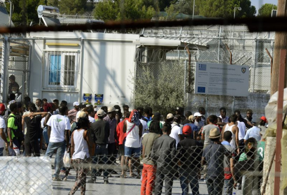 ΜΟΡΙΑ: METANAΣΤΕΣ ΜΑΧΑΙΡΩΣΑΝ ΝΕΑΡΟ ΓΙΑ ΜΟΛΙΣ 90 ΕΥΡΩ! ΜΟΡΙΑ: METANAΣΤΕΣ ΜΑΧΑΙΡΩΣΑΝ ΝΕΑΡΟ ΓΙΑ ΜΟΛΙΣ 90 ΕΥΡΩ!