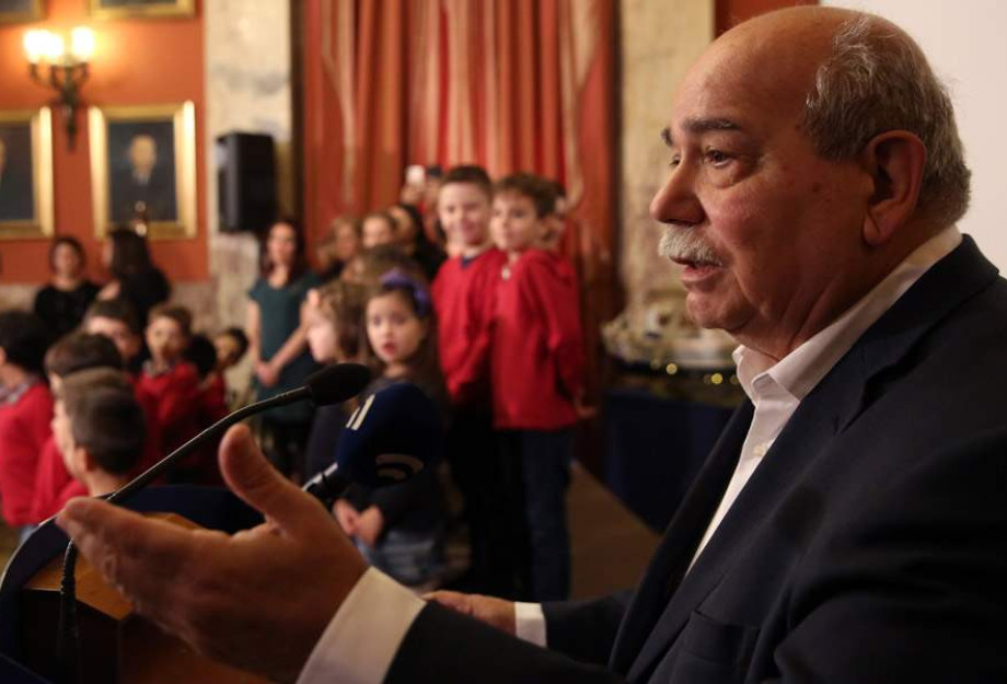 ΧΡΙΣΤΟΥΓΕΝΝΙΑΤΙΚΑ ΚΑΛΑΝΤΑ ΑΠΟ ΣΥΛΛΟΓΟΥΣ ΚΑΙ ΧΟΡΩΔΙΕΣ ΣΤΟΝ ΠΡΟΕΔΡΟ ΤΗΣ ΒΟΥΛΗΣ! ΧΡΙΣΤΟΥΓΕΝΝΙΑΤΙΚΑ ΚΑΛΑΝΤΑ ΑΠΟ ΣΥΛΛΟΓΟΥΣ ΚΑΙ ΧΟΡΩΔΙΕΣ ΣΤΟΝ ΠΡΟΕΔΡΟ ΤΗΣ ΒΟΥΛΗΣ!