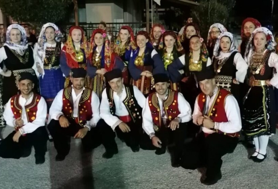 Θεατρική παράσταση από τον Πολιτιστικό Σύλλογο Θρακών Σκουτάρεως: ”Αχ ποιον να θυμηθώ… ποιόν να μνημονεύσω” Θεατρική παράσταση από τον Πολιτιστικό Σύλλογο Θρακών Σκουτάρεως: ”Αχ ποιον να θυμηθώ… ποιόν να μνημονεύσω”