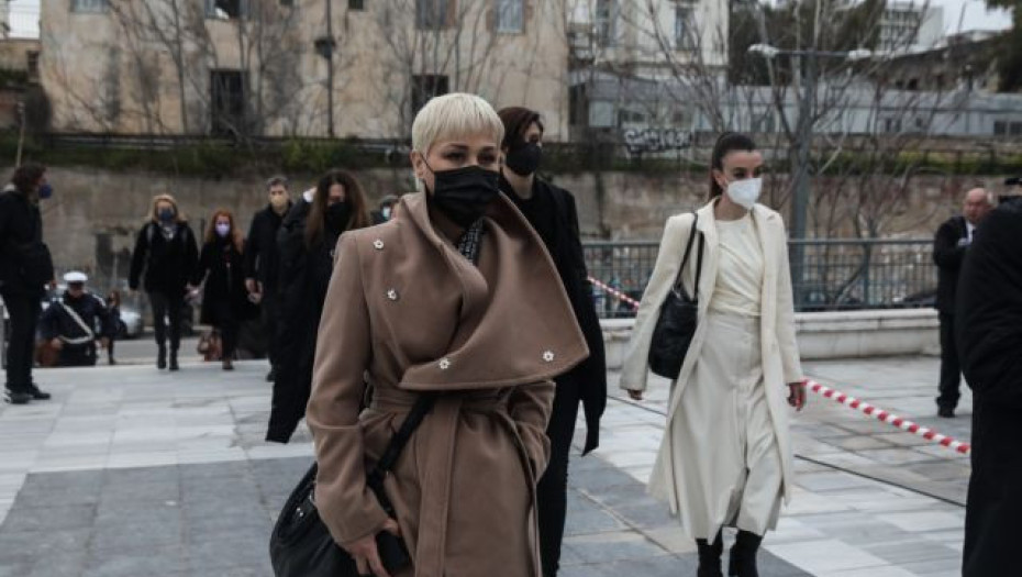 Δίκη Φιλιππίδη: Λύγισε η Πηνελόπη Αναστασοπούλου – Εκτός δικαστηρίου ο πατέρας της ηθοποιού