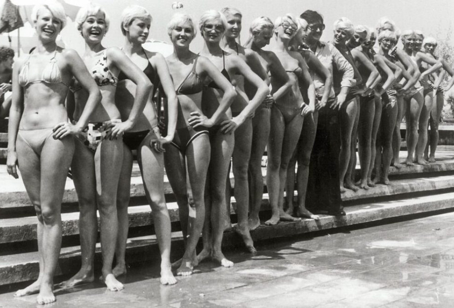Οι σταρ του παλιού ελληνικού κινηματογράφου με μαγιό, φινέτσα και στυλ Οι σταρ του παλιού ελληνικού κινηματογράφου με μαγιό, φινέτσα και στυλ
