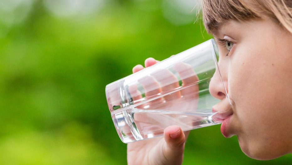 Για ποιούς λόγους πρέπει να πίνουμε νερό χωρίς νιτρικά