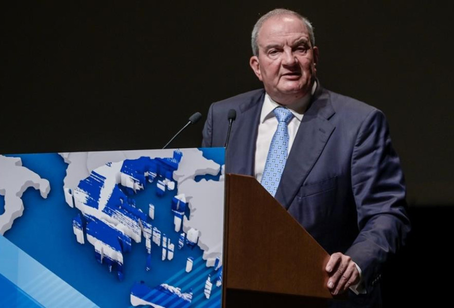 Κώστας Καραμανλής: Οι ίσες αποστάσεις συνιστού εύνοια προς τον παρανομούντα! Κώστας Καραμανλής: Οι ίσες αποστάσεις συνιστού εύνοια προς τον παρανομούντα!