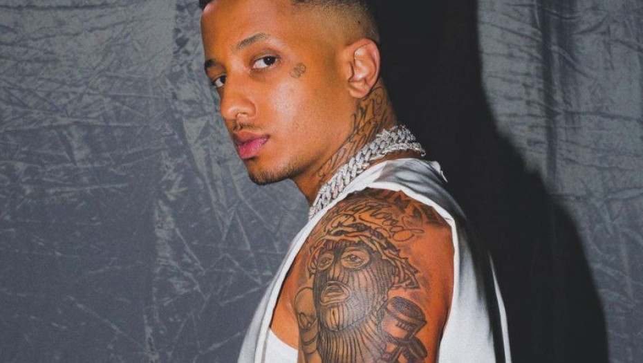 Προκλητική δήλωση Light για σύλληψη Τρανού: Αυτή είναι η ραπ, αν θέλετε ακούστε εκκλησιαστικά