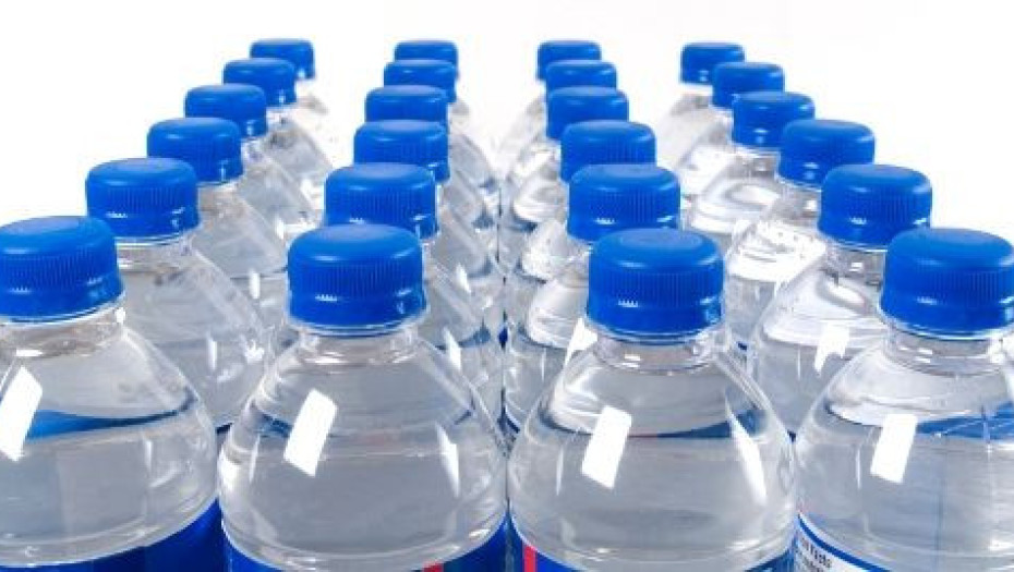 Ανατροπή με την τιμή στο εμφιαλωμένο νερό – Τι ισχύει με το νέο χαράτσι στα πλαστικά