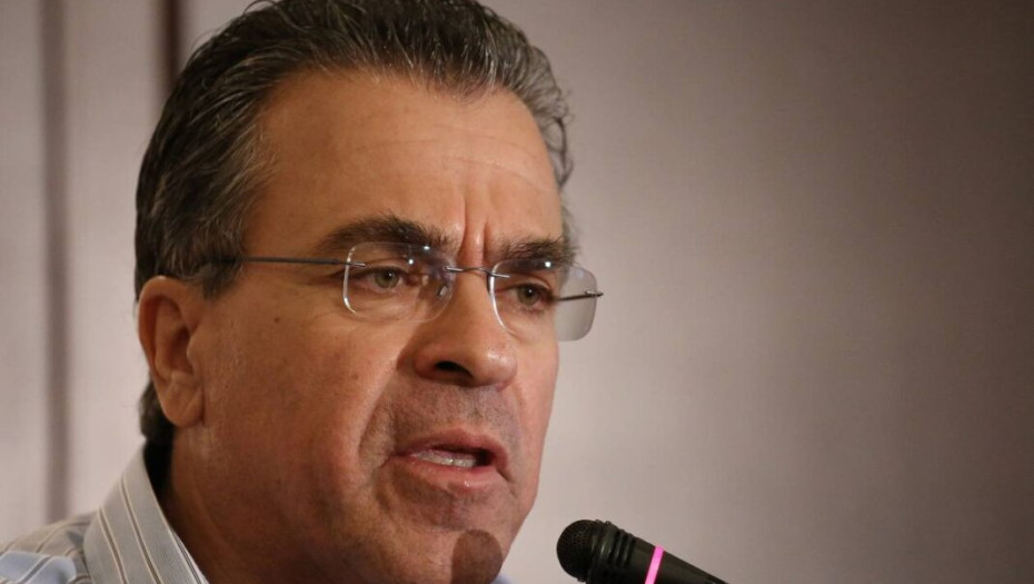 Νεκρός ο γιος του Αργύρη Ντινόπουλου μέσα στο διαμέρισμά του