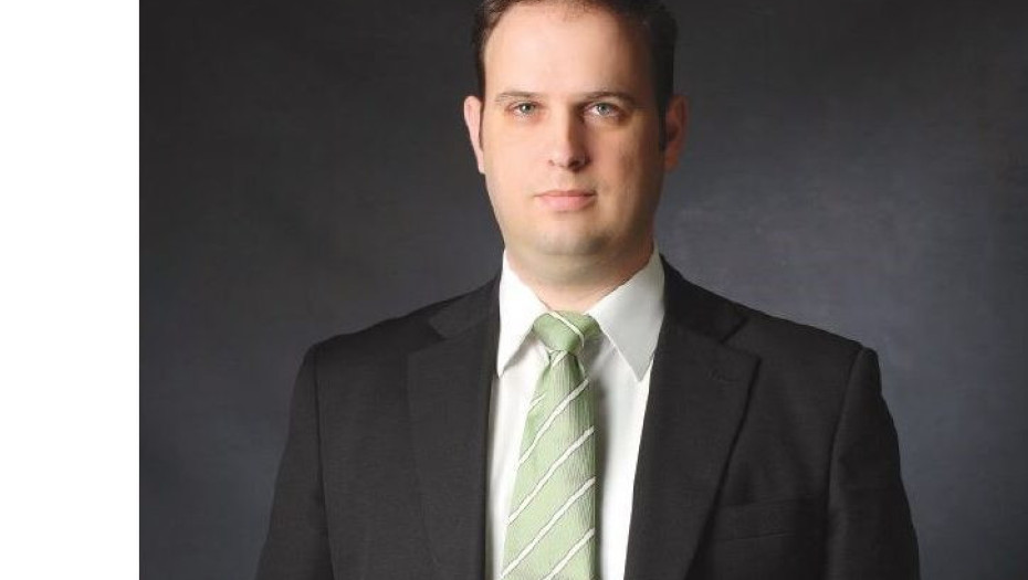 Κώστας Παρίσης: Με τρομάζει ο … επανεξοπλισμός!