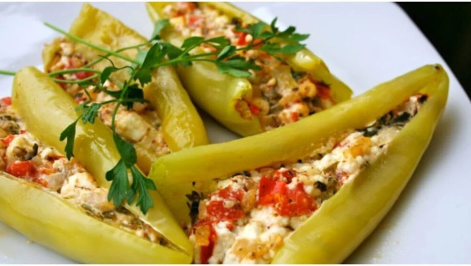 Πιπεριές με φέτα: Νέος και πρωτότυπος μεζές για ούζο