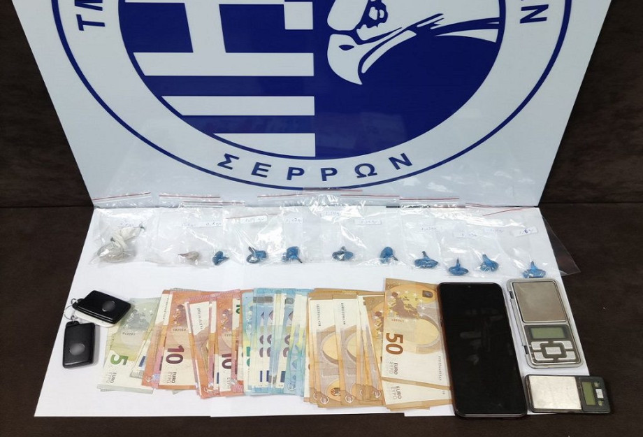Συνελήφθη 25χρονη για διακίνηση ναρκωτικών Συνελήφθη 25χρονη για διακίνηση ναρκωτικών