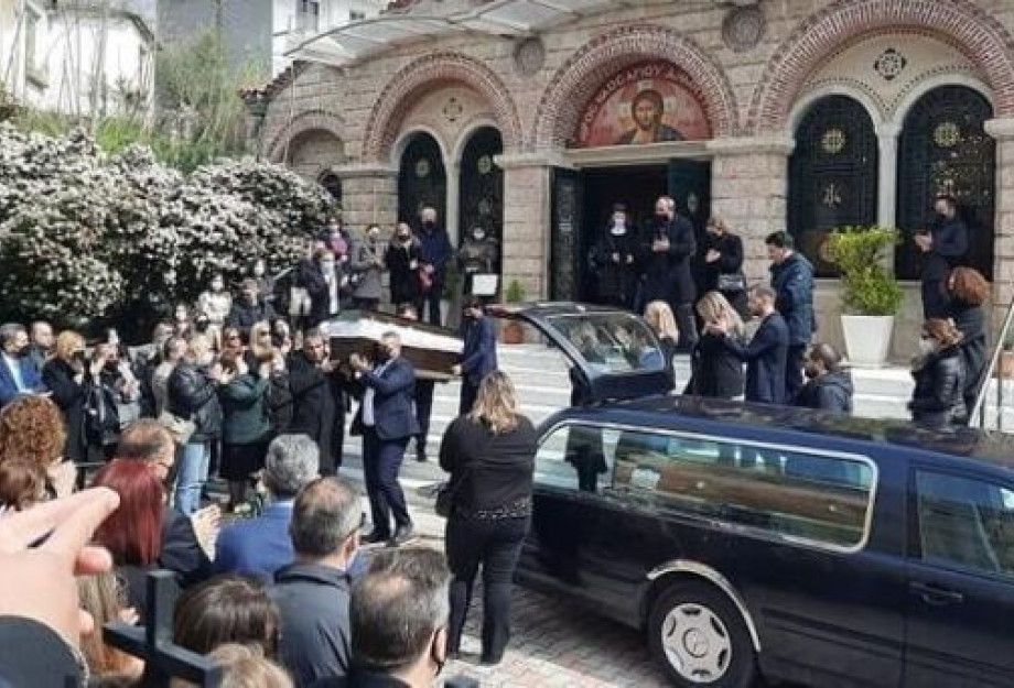 Ολόκληρη η πόλη των Σερρών: Είπε το τελευταίο αντίο στο Δημήτρη Σιαμάγκα Ολόκληρη η πόλη των Σερρών: Είπε το τελευταίο αντίο στο Δημήτρη Σιαμάγκα
