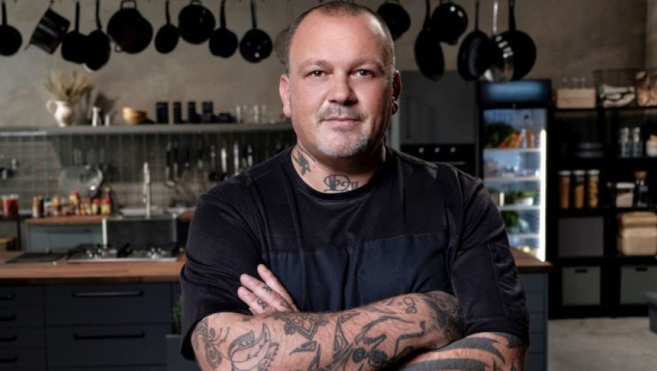 Δημήτρης Σκαρμούτσος: «Κυνήγησα πελάτη να τον δείρω γιατί…»