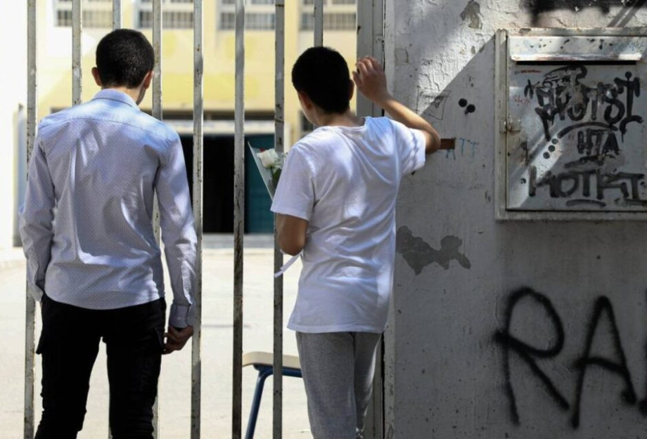 Σεπόλια: Είχαν στείλει εξώδικο στον διευθυντή του 14χρονου -«Κάντε κάτι σπάνε στο ξύλο την κόρη μου» Σεπόλια: Είχαν στείλει εξώδικο στον διευθυντή του 14χρονου -«Κάντε κάτι σπάνε στο ξύλο την κόρη μου»