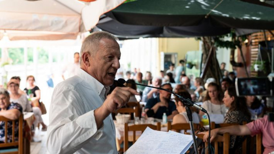 Ήταν κεντρικός ομιλητής στην συνεστίαση που διοργάνωσε το ΚΚΕ: Ο Θανάσης Παφίλης άσκησε κριτική στην κυβέρνηση