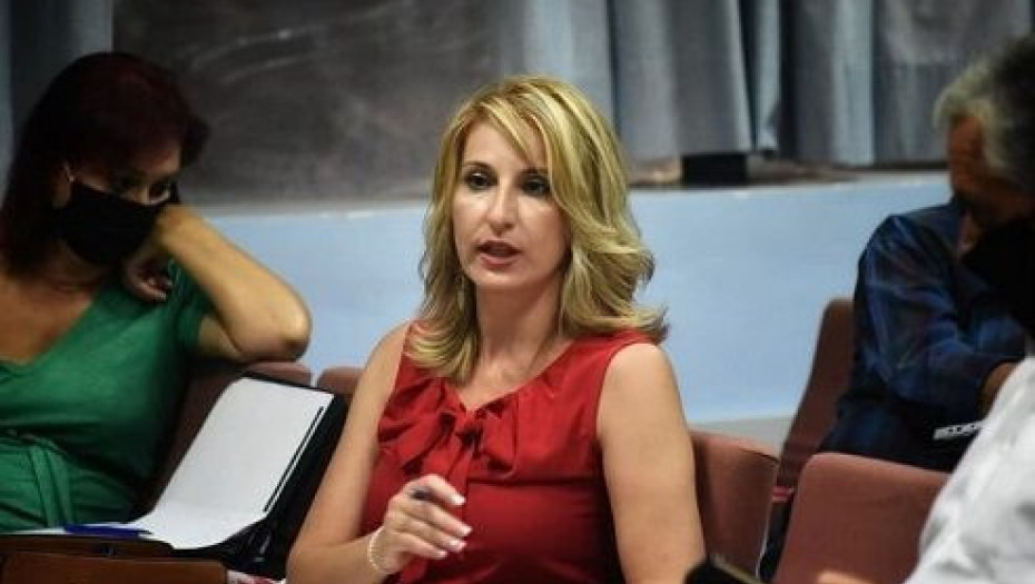 Θένια Χαραλαμπίδου: Συνεχίζουν τη ζωγραφική στο Δήμο Σερρών!