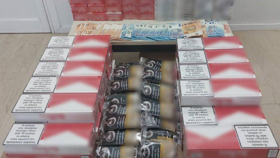 84χρονος είχε 140 πακέτα τσιγάρων και 27 συσκευασίες καπνού: Δεν είχαν καταβληθεί οι νόμιμοι φόροι και δασμοί