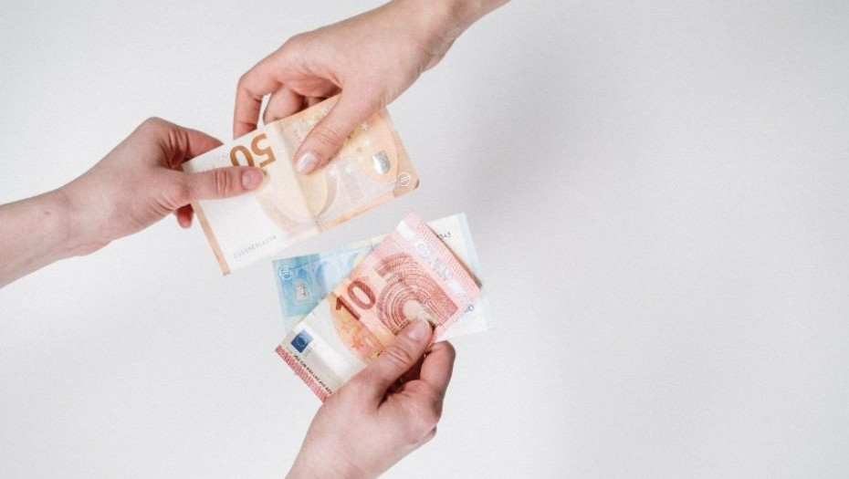 Τα ζώδια που ξοδεύουν περισσότερα από όσα βγάζουν