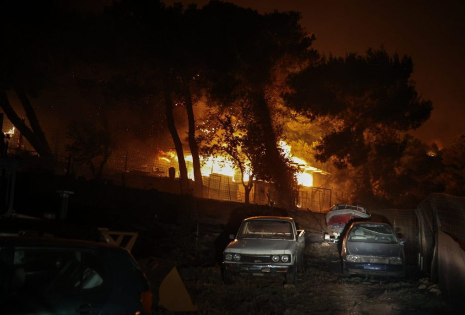 Επεκτείνεται η πυρκαγιά: Νέο μήνυμα του 112 για εκκένωση ανατολικών περιοχών του Γέρακα Επεκτείνεται η πυρκαγιά: Νέο μήνυμα του 112 για εκκένωση ανατολικών περιοχών του Γέρακα