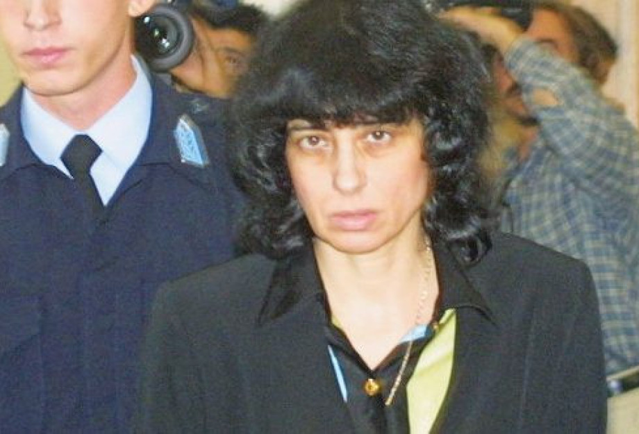 Η γυναίκα που έγινε έρμαιο εκμετάλλευσης αρχιμανδρίτη και άδειασε ολόκληρο περίστροφο δολοφονώντας τον Η γυναίκα που έγινε έρμαιο εκμετάλλευσης αρχιμανδρίτη και άδειασε ολόκληρο περίστροφο δολοφονώντας τον
