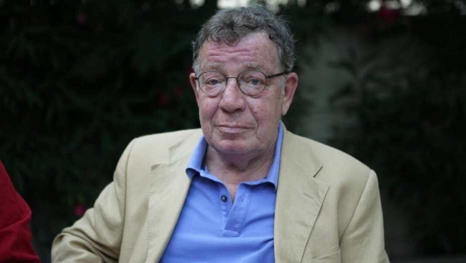 Πέθανε ο Ηλίας Νικολακόπουλος – Έπαθε ανακοπή ενώ κολυμπούσε