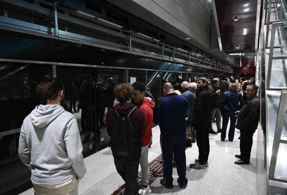 Οι Θεσσαλονικείς μπήκαν στο Μετρό! – Δείτε εικόνες και βίντεο από τον σταθμό Παπάφη Οι Θεσσαλονικείς μπήκαν στο Μετρό! – Δείτε εικόνες και βίντεο από τον σταθμό Παπάφη