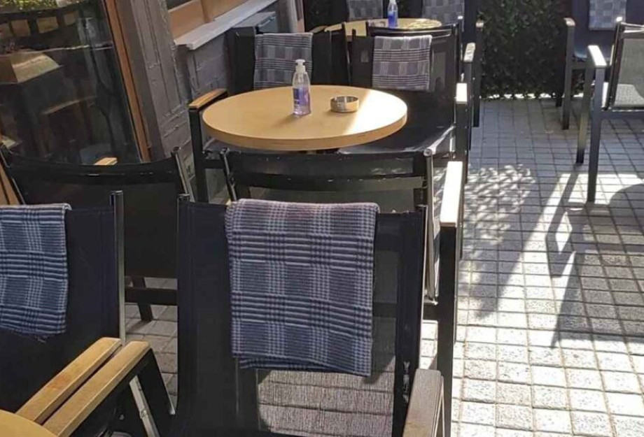 Θεσσαλονίκη: Τα καταστήματα εστίασης μοιράζουν κουβέρτες στους πελάτες και κλείνουν τις σόμπες Θεσσαλονίκη: Τα καταστήματα εστίασης μοιράζουν κουβέρτες στους πελάτες και κλείνουν τις σόμπες