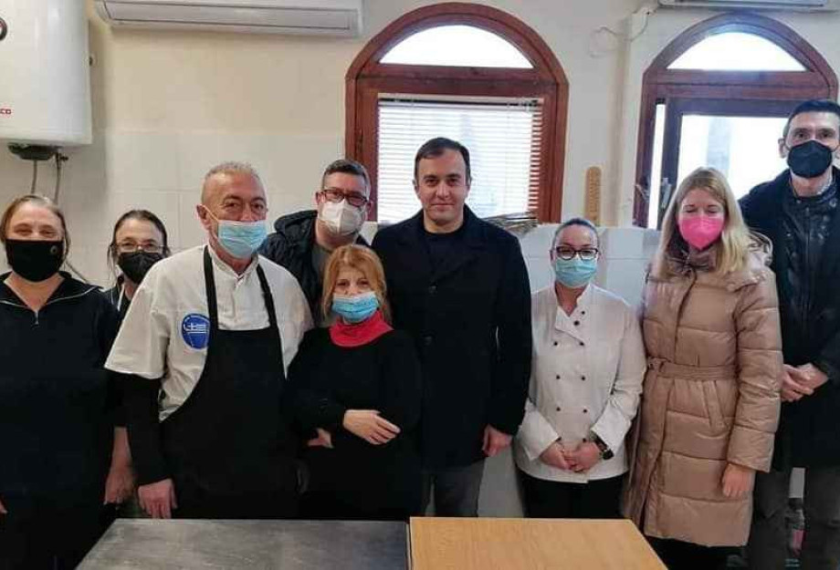 Από τον Τάσο Χατζηβασιλείου δωρεά τροφίμων στο κοινωνικό συσσίτιο! Από τον Τάσο Χατζηβασιλείου δωρεά τροφίμων στο κοινωνικό συσσίτιο!