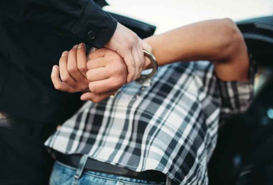 Από νεαρό του δήμου Εμμανουήλ Παππά: Πραγματοποίησε τρεις κλοπές σε διάστημα τριών χρόνων Από νεαρό του δήμου Εμμανουήλ Παππά: Πραγματοποίησε τρεις κλοπές σε διάστημα τριών χρόνων