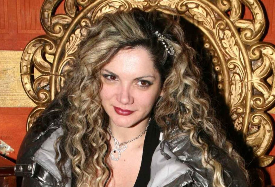 Έγινε καθηγήτρια, θέλει παιδί, είναι «άλλη»: Η «εξαφάνιση» της Πέπης Τσεσμελή, η τεράστια αλλαγή και η νέα ζωή Έγινε καθηγήτρια, θέλει παιδί, είναι «άλλη»: Η «εξαφάνιση» της Πέπης Τσεσμελή, η τεράστια αλλαγή και η νέα ζωή