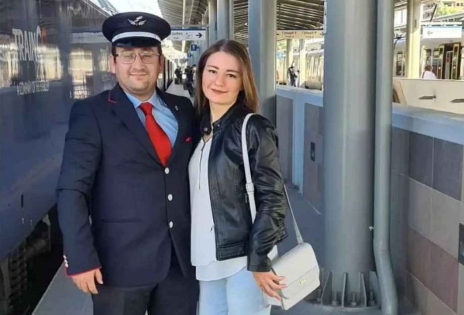 «Ήταν δολοφονία»: Ξεσπά η σύντροφος του 30χρονου μηχανοδηγού – Απαρηγόρητος ο πατέρας του «Ήταν δολοφονία»: Ξεσπά η σύντροφος του 30χρονου μηχανοδηγού – Απαρηγόρητος ο πατέρας του