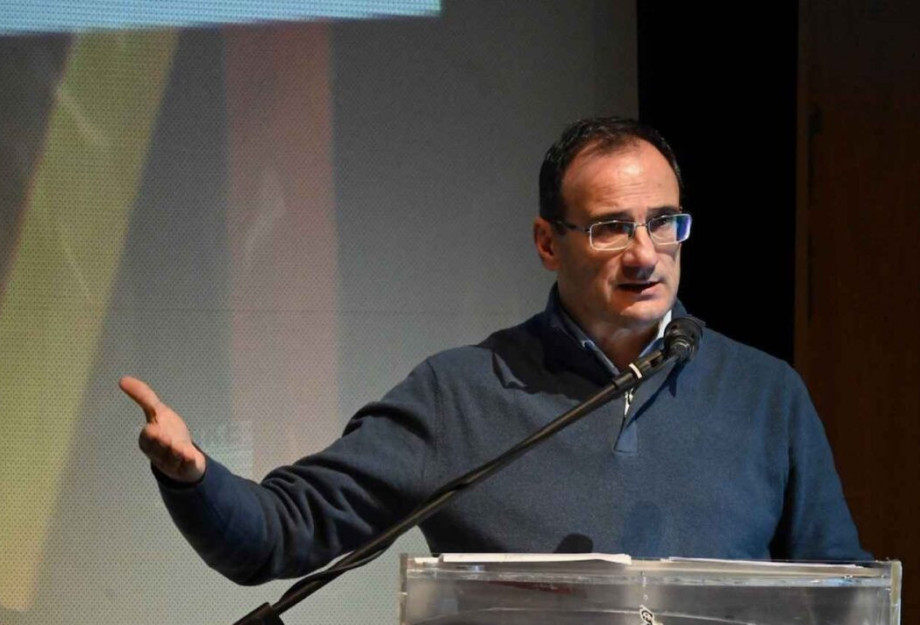 Αλέξανδρος Χρυσάφης: Η πολιτεία να δώσει πόρους για τα σχολεία! Αλέξανδρος Χρυσάφης: Η πολιτεία να δώσει πόρους για τα σχολεία!