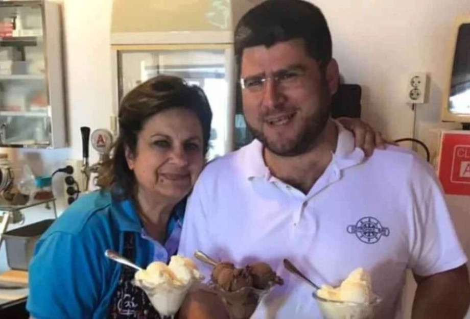 Μαίρη Παναγάκου: «Μανούλα μου αγαπημένη, μην κλάψεις…» – Οι επιστολές που άφησε ο γιος της πριν αυτοκτονήσει Μαίρη Παναγάκου: «Μανούλα μου αγαπημένη, μην κλάψεις…» – Οι επιστολές που άφησε ο γιος της πριν αυτοκτονήσει