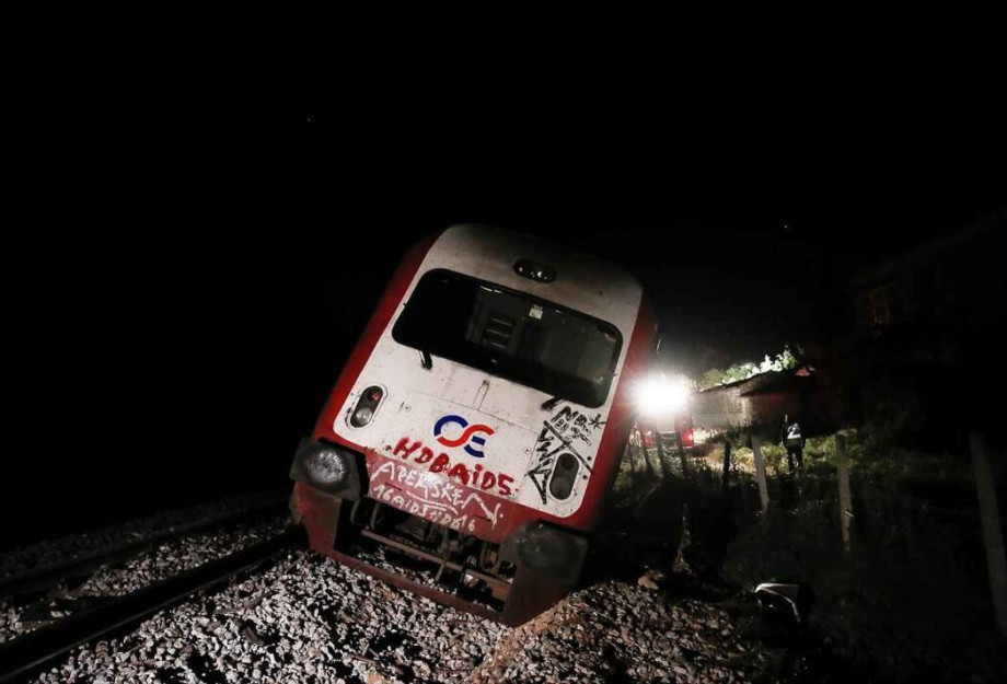 ΕΚΤΑΚΤΟ: Σύγκρουση αμαξοστοιχιών έξω από τη Λάρισα – Αναφορές για νεκρούς και πολλούς τραυματίες ΕΚΤΑΚΤΟ: Σύγκρουση αμαξοστοιχιών έξω από τη Λάρισα – Αναφορές για νεκρούς και πολλούς τραυματίες