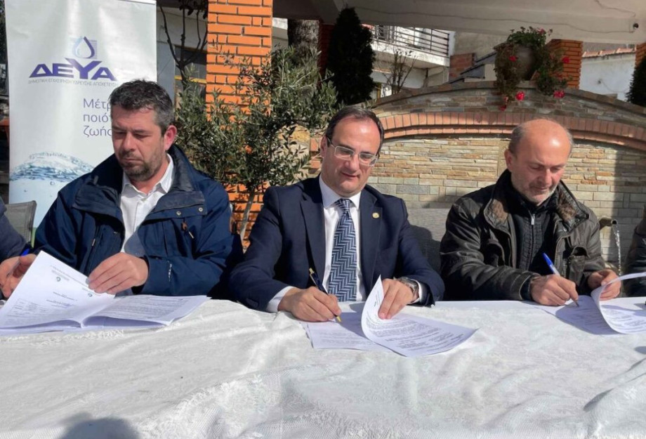 ΔΕΥΑΣ – Έπεσαν οι υπογραφές για έργα στον Ξηρότοπο και Ελαιώνα! ΔΕΥΑΣ – Έπεσαν οι υπογραφές για έργα στον Ξηρότοπο και Ελαιώνα!