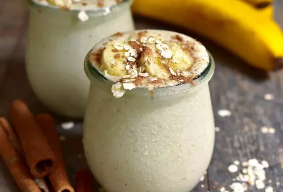 Συνταγή: Smoothie με μπανάνα και μήλο για αποτοξίνωση Συνταγή: Smoothie με μπανάνα και μήλο για αποτοξίνωση