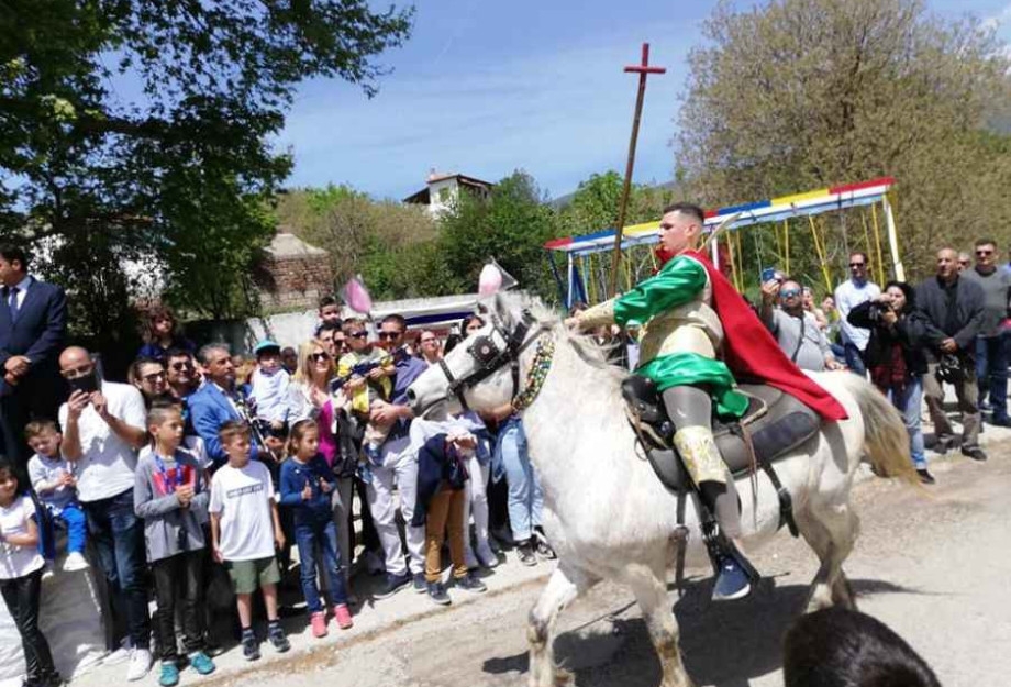 Στο Νέο Σούλι κόσμος και κοσμάκης για την Δρακοκτονία Στο Νέο Σούλι κόσμος και κοσμάκης για την Δρακοκτονία