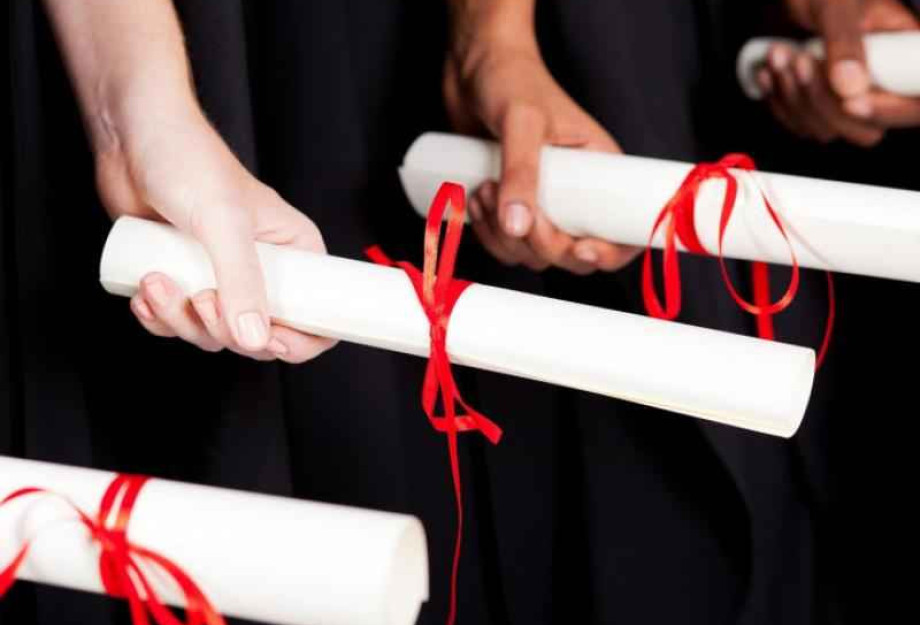 Η υποβάθμιση της πανεπιστημιακής παιδείας- Γράφει ο Γιώργος Βεζυργιαννίδης Η υποβάθμιση της πανεπιστημιακής παιδείας- Γράφει ο Γιώργος Βεζυργιαννίδης