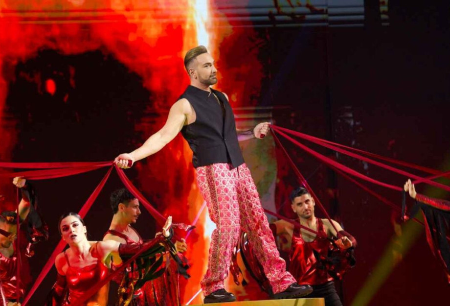 J2US: «Dance with… Κοκλώνης» το σύνθημα της λαμπερής βραδιάς J2US: «Dance with… Κοκλώνης» το σύνθημα της λαμπερής βραδιάς