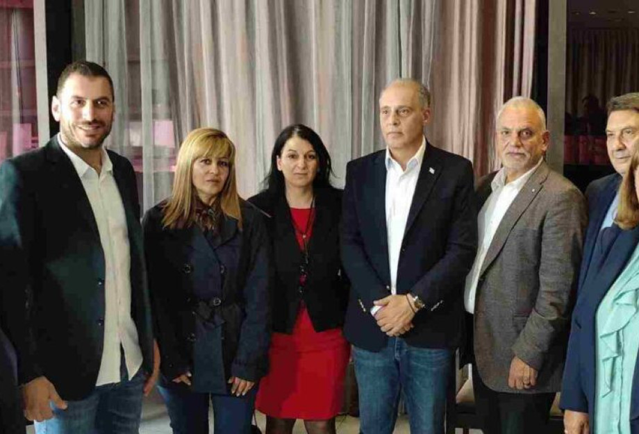 Οι Σερραίοι υποψήφιοι της Ελληνικής Λύσης υποδέχθηκαν στις Σέρρες τον Κυριάκο Βελόπουλο Οι Σερραίοι υποψήφιοι της Ελληνικής Λύσης υποδέχθηκαν στις Σέρρες τον Κυριάκο Βελόπουλο