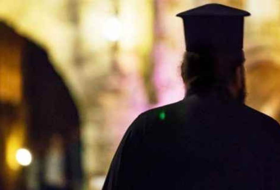 Οργή: Ιερέας στο Ναύπλιο: Συνελήφθη για ασελγείς πράξεις σε βάρος 12χρονου αγοριού Οργή: Ιερέας στο Ναύπλιο: Συνελήφθη για ασελγείς πράξεις σε βάρος 12χρονου αγοριού