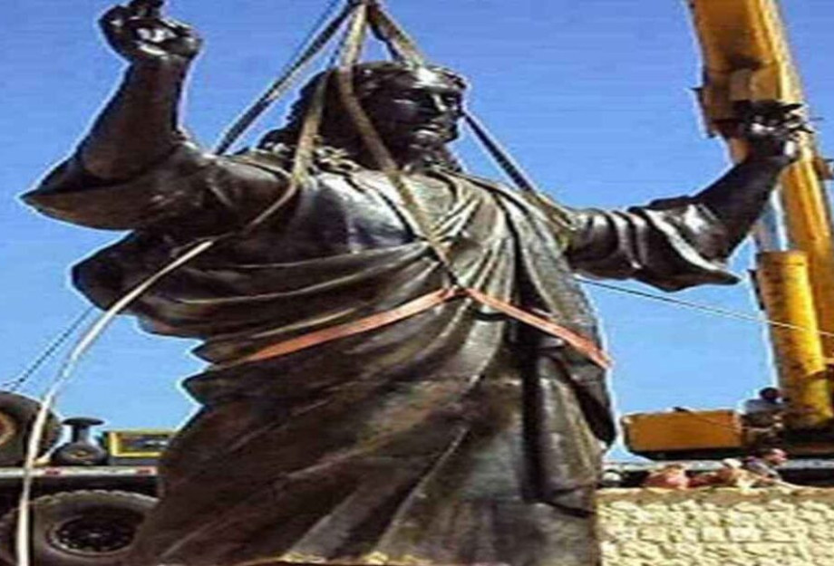 Οι Σύριοι ύψωσαν το δεύτερο μεγαλύτερο γλυπτό στον κόσμο αφιερωμένο στο Χριστό! Οι Σύριοι ύψωσαν το δεύτερο μεγαλύτερο γλυπτό στον κόσμο αφιερωμένο στο Χριστό!
