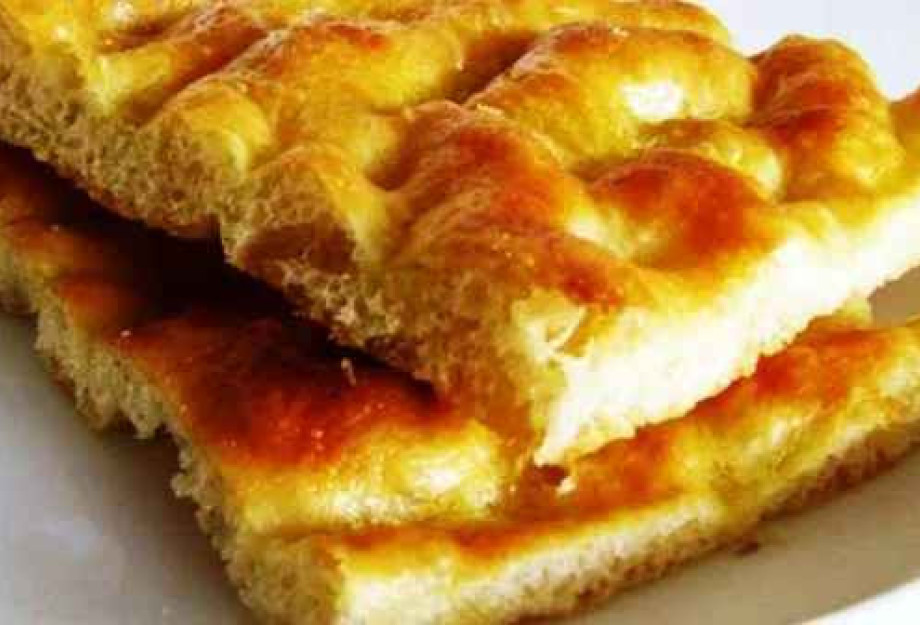Συνταγή για μια αφράτη και νόστιμη focaccia! Συνταγή για μια αφράτη και νόστιμη focaccia!