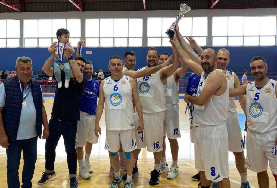 Πρωταθλητές οι Πελαργοί στο 9ο Πανελλήνιο Πρωτάθλημα Καλαθοσφαίρισης Βετεράνων & Παλαιμάχων Πρωταθλητές οι Πελαργοί στο 9ο Πανελλήνιο Πρωτάθλημα Καλαθοσφαίρισης Βετεράνων & Παλαιμάχων