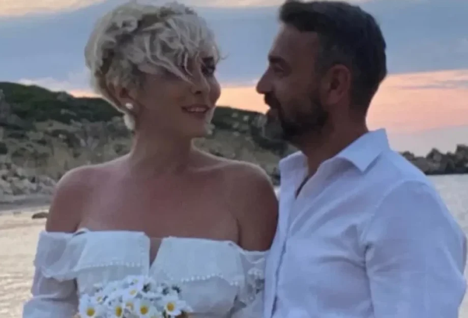 Τραγωδία για 39χρονη στην Τουρκία: Γλίστρησε και έπεσε από γκρεμό μετά την πρόταση γάμου του αρραβωνιαστικού της Τραγωδία για 39χρονη στην Τουρκία: Γλίστρησε και έπεσε από γκρεμό μετά την πρόταση γάμου του αρραβωνιαστικού της