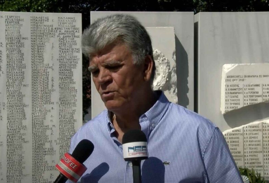 Πρώτη Σερρών: Στα Ντουρνταμπάκια, ούτε το στεφάνι πλήρωσε ο Φραστανλής; Πρώτη Σερρών: Στα Ντουρνταμπάκια, ούτε το στεφάνι πλήρωσε ο Φραστανλής;