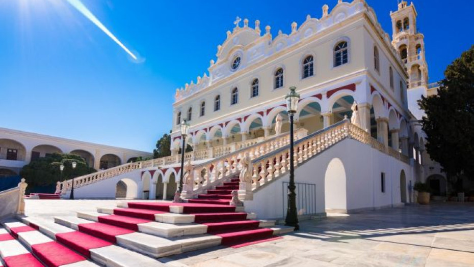 Δεκαπενταύγουστος: Είναι σωστή η ευχή “Καλή Παναγιά”;