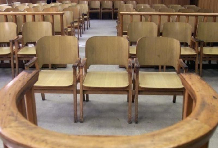 Λάρισα: Έκλεβε τα χρήματα του συζύγου της με τον εραστή της Λάρισα: Έκλεβε τα χρήματα του συζύγου της με τον εραστή της