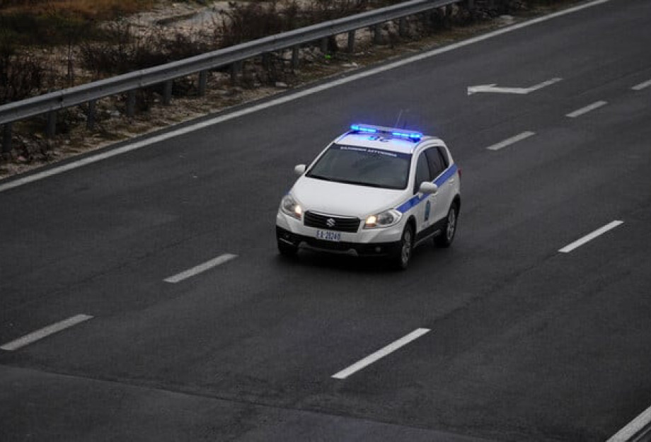 Εύβοια: Kυνήγησε τον σύζυγό της με σπαθί επειδή τσακώθηκαν για το φαγητό Εύβοια: Kυνήγησε τον σύζυγό της με σπαθί επειδή τσακώθηκαν για το φαγητό